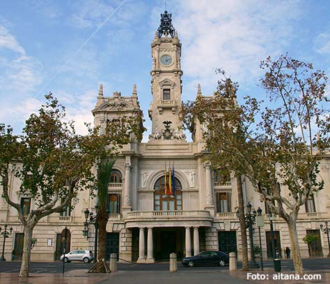 El reloj del Ayuntamiento de Valencia El reloj del Ayuntamiento de Valencia